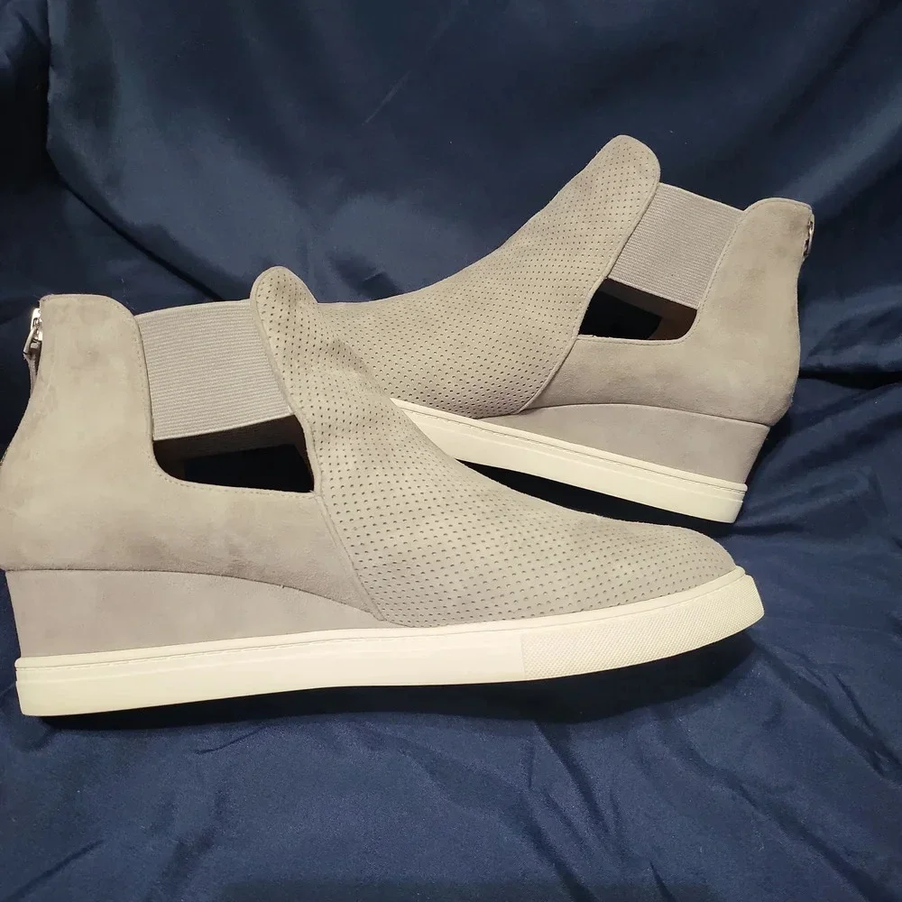 Linea Paolo Womens Amanda Light Grey Perforated Platform Wedge Sneaker Bootie 10
